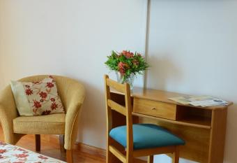   ik  n Hotel & Spa allows 18 year olds to book a room