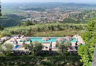 Il Biotto has Balcony rooms