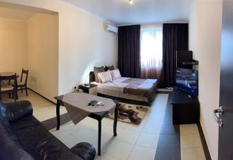 Lux Studio Gabrovo has Balcony rooms