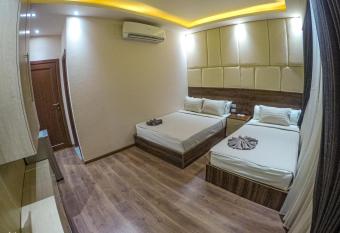 Grand City Hotel has Balcony rooms