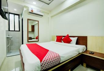 OYO Kunal Palace allows 18 year olds to book a room