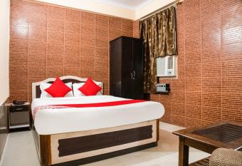 Flagship Hotel Embassy Exhibition Rd allows 18 year olds to book a room