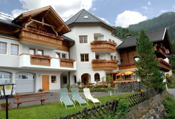 Sagritzerwirt has Balcony rooms