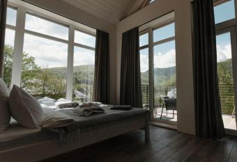 Apart-hotel Vershina has Balcony rooms