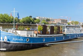 P  niche DJEBELLE has Balcony rooms