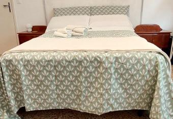 Dormi a Cecina allows 18 year olds to book a room