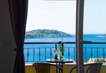 A lovely and cozy room with a breathtaking view has Balcony rooms