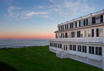 Ocean House Hotel at Bass Rocks has Balcony rooms