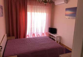 Del Mar Apartments II has Balcony rooms