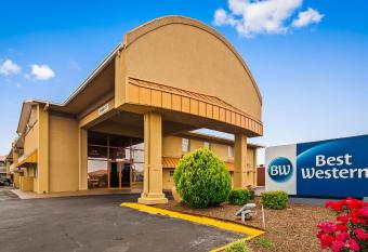 Best Western Conway has Smoking rooms