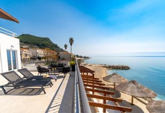 Rooms Vedrana allows 18 year olds to book a room