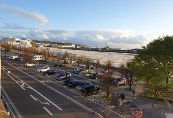Appartement La Vue Sur Mer allows 18 year olds to book a room