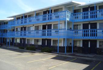 Willow Springs Motel has Balcony rooms