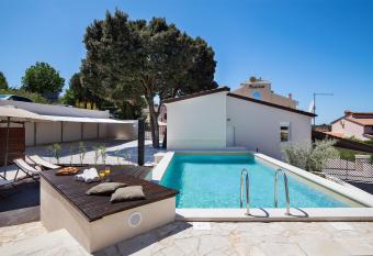 Sandy Bay Apartments - free mountainbike rental - has Balcony rooms