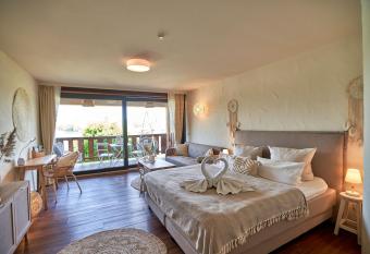 Strandhaus Hotel has Balcony rooms