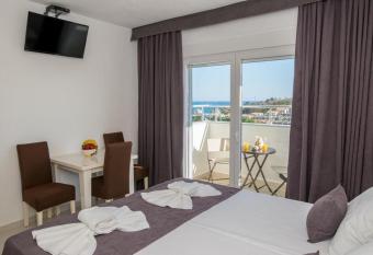 Apartmani Nela Sutomore has Balcony rooms