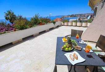 APARTMANI GUTO has Balcony rooms