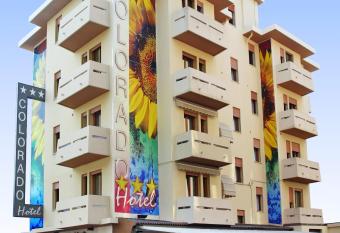 Hotel Colorado has Balcony rooms