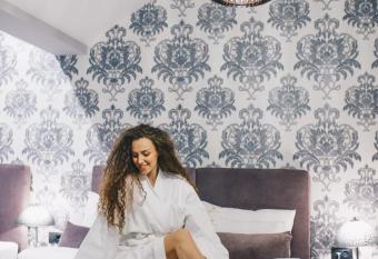 Garni Hotel Radovi   has rooms with a private hot tub