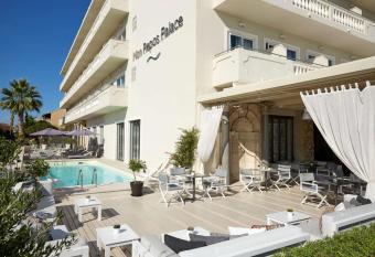 Mon Repos Palace - Adults Only allows 18 year olds to book a room