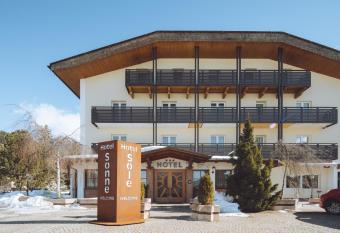 Hotel Sole - Sonne allows 18 year olds to book a room