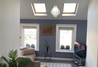 The Downtown Loft has Balcony rooms