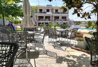 Agnanti Studios has Balcony rooms