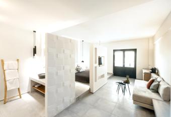 George & Joanna Suites Santorini has rooms with a private hot tub