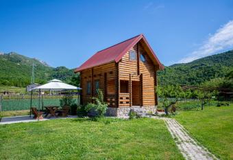 Wood House has Balcony rooms