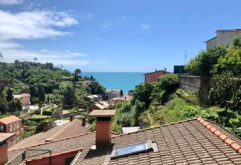 Affittacamere Alle 5 Terre allows 18 year olds to book a room