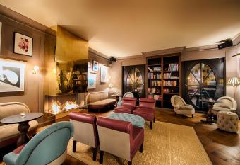 Mondrian Suites Berlin am Checkpoint Charlie has Balcony rooms