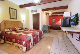 Hotel Suites Kino allows 18 year olds to book a room