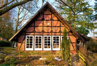 FeWo Katharina (Teestube Undeloh) L  neburger Heide has Balcony rooms