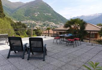 Voi da Noi Intero appartamento con parcheggio privato has Balcony rooms