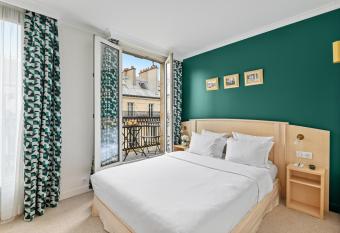 Hotel Elysees Opera has Balcony rooms