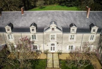Ch  teau de la Grand cour has Balcony rooms