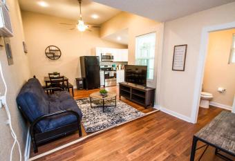 One Bedroom Apartment Near Downtown with Sleeper allows 18 year olds to book a room