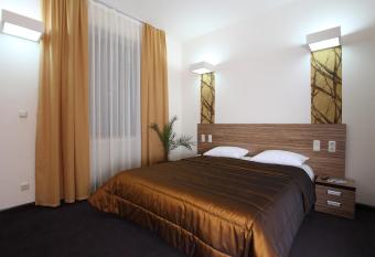 Cascade Hotel has Balcony rooms