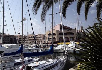 La Casa dei Sogni al mare allows 18 year olds to book a room