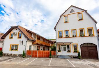 Pensiunea Joker allows 18 year olds to book a room