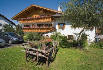 Hotel Thuinerwaldele has Balcony rooms
