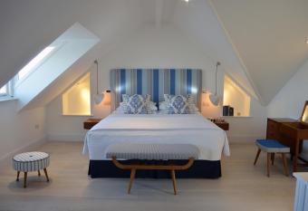Trevose Harbour House has Balcony rooms