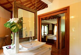 NATAYA Round House Coral Bay Resort has Balcony rooms