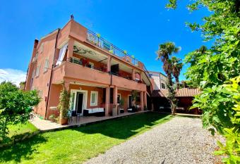 Apartments Tajana has Balcony rooms