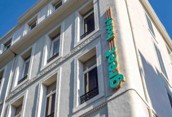 greet Marseille Centre Saint Charles allows 18 year olds to book a room