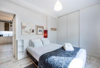 IM On Charming Home allows 18 year olds to book a room