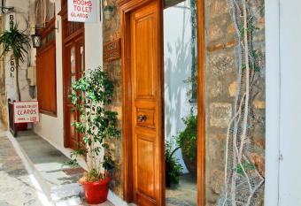 Glaros Guesthouse has Balcony rooms