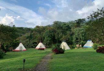Refugio Del Bosque Glamping allows 18 year olds to book a room