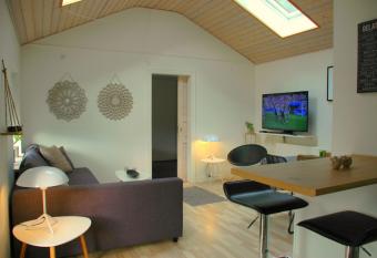 Bakkely GuestHouse has Balcony rooms