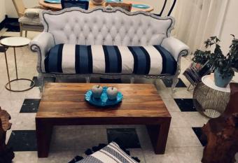 Villa C  te-Fleurie has Balcony rooms